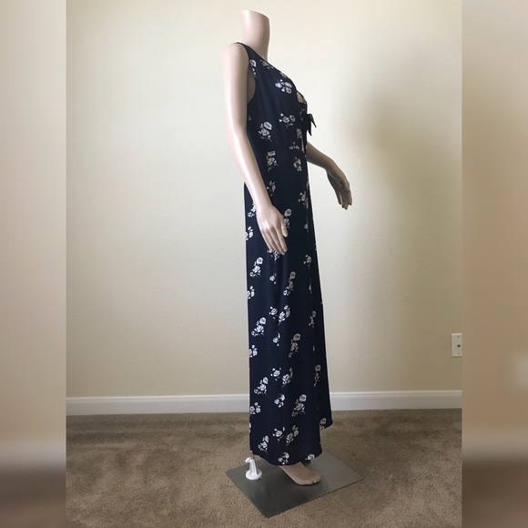 ✨Navy Blue Floral Jumpsuit✨ - Picture 5 of 7